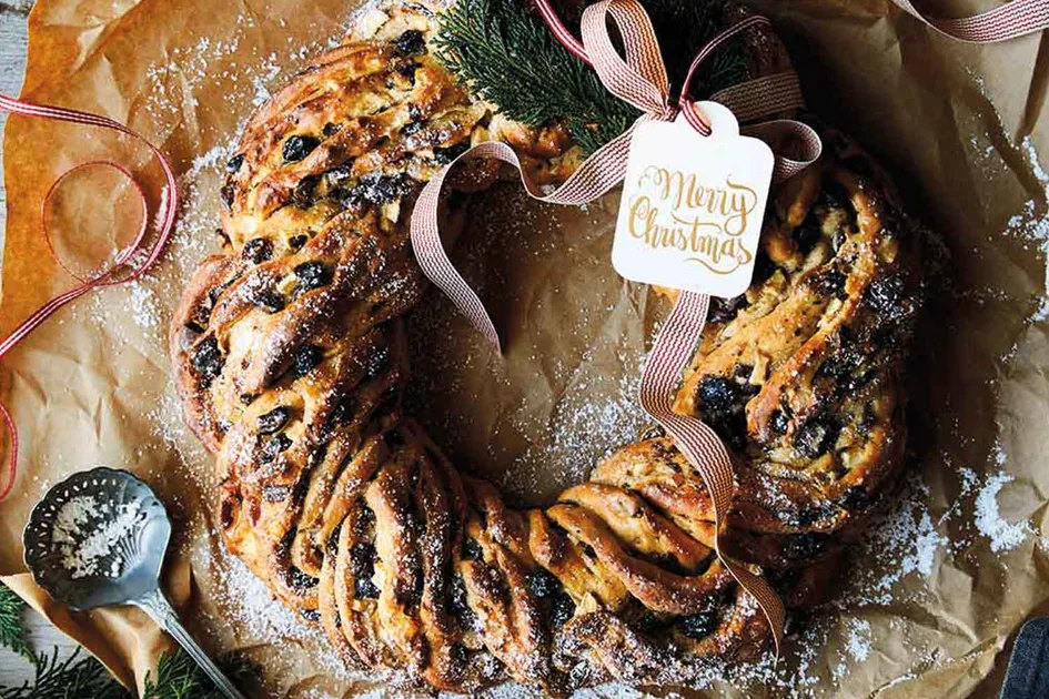 How to make a Christmas wreath cake Recipe | Home Beautiful