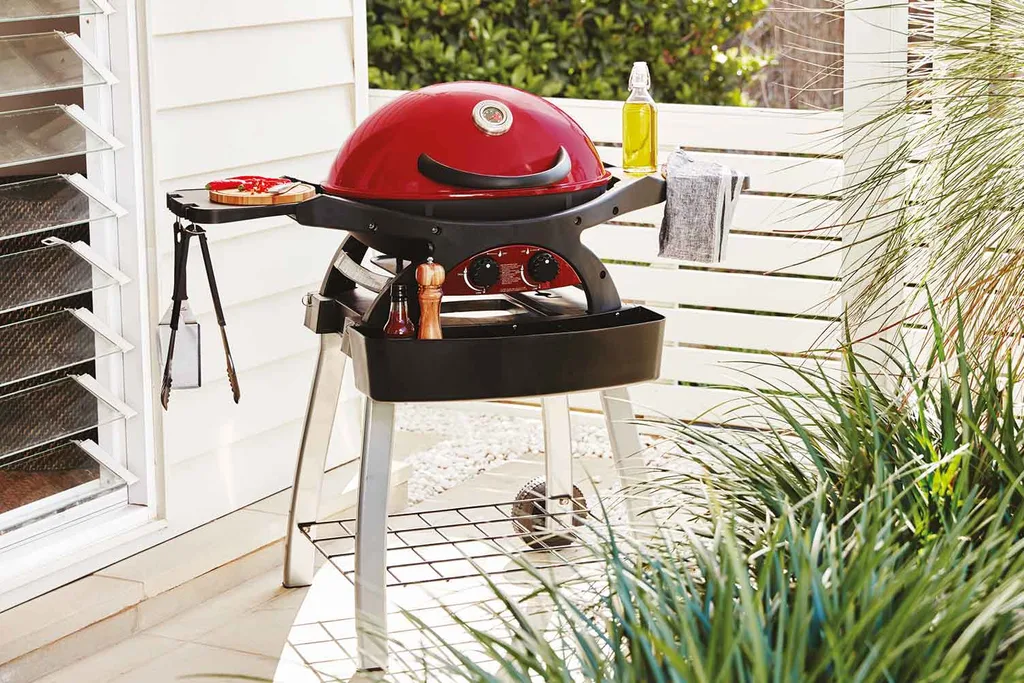 How to clean and maintain a BBQ