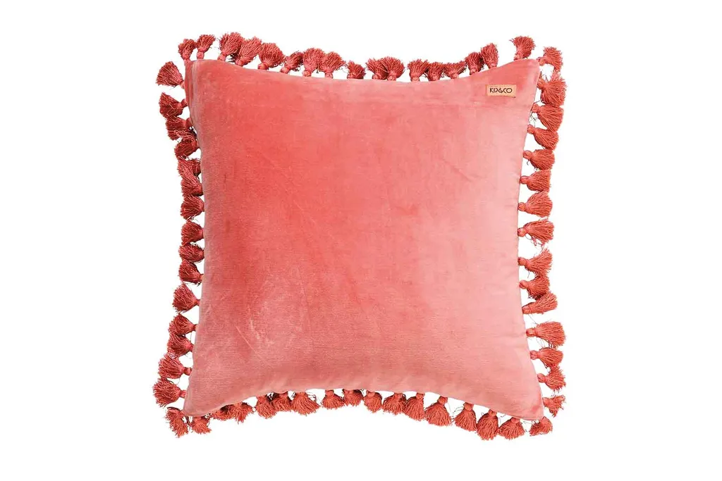 How to decorate in Winter with this year’s hottest colour