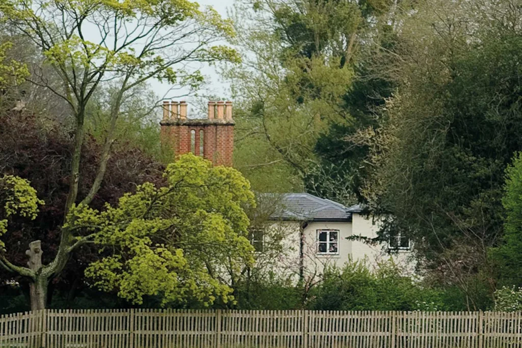 Meghan and Harry to live in Frogmore cottage