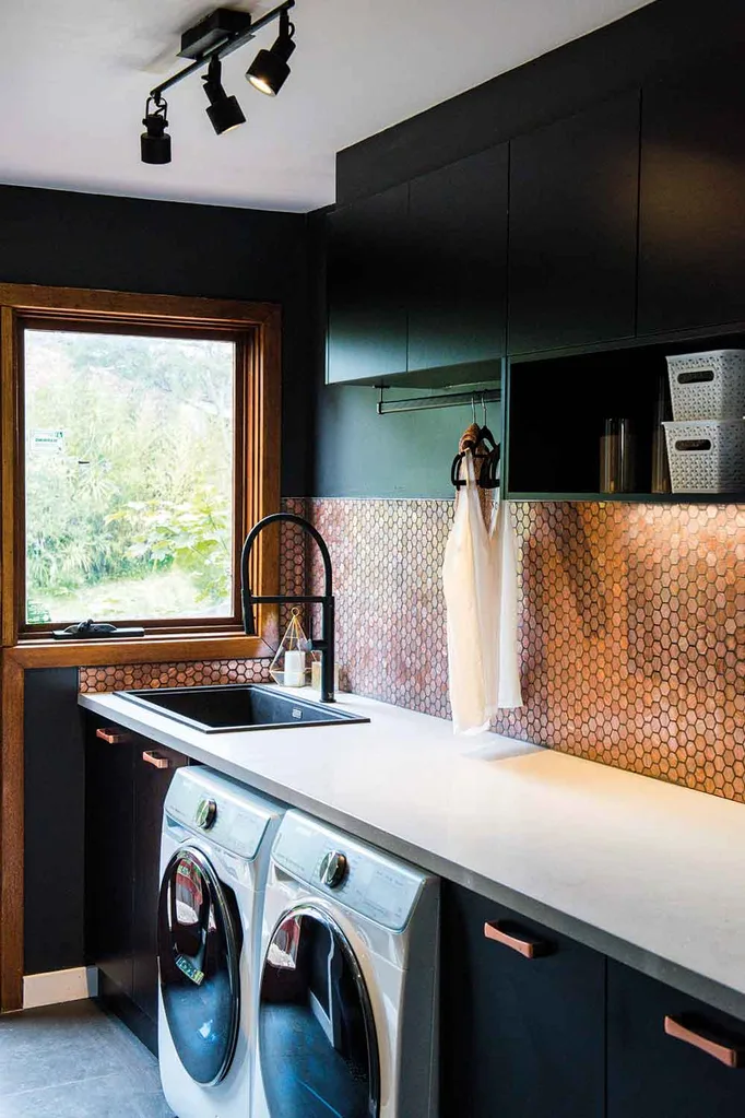 How to decorate with metallic finishes in your home