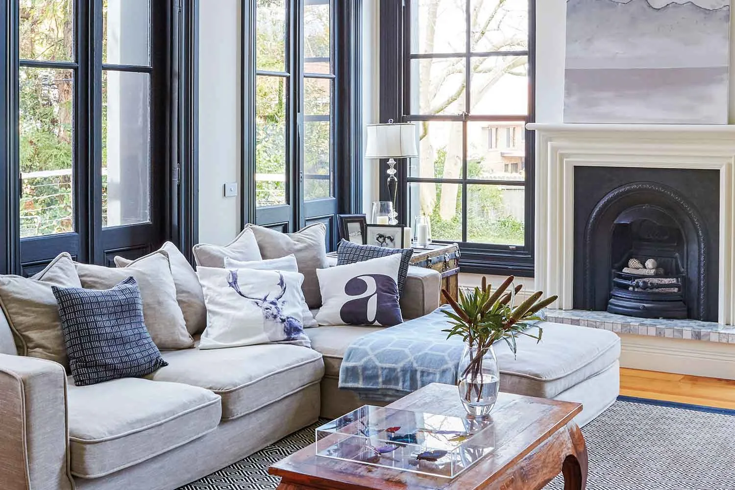 How to decorate a non-working fireplace