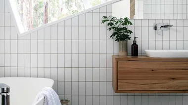 Watch: Stunning beach house bathrooms revealed