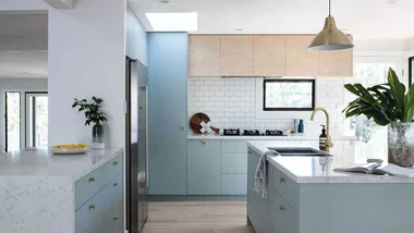 How to create a contemporary coastal kitchen