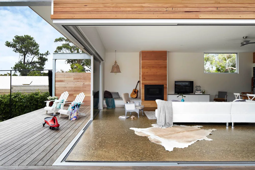 A timber deck creates a seamless transition between the indoors and outdoors