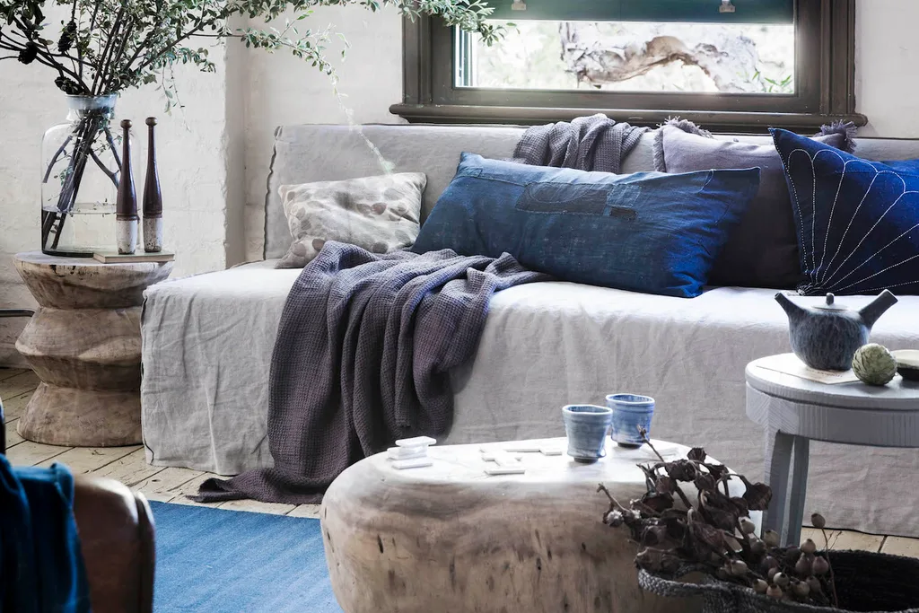 Blue pairs well with natural materials