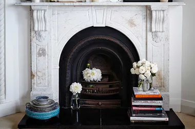 5 creative ways to decorate a non-working fireplace