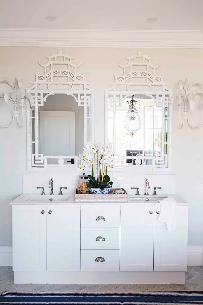 Hamptons bathroom