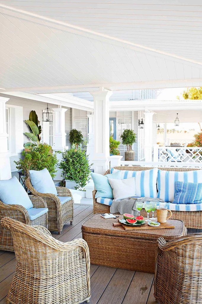 Hamptons outdoor area