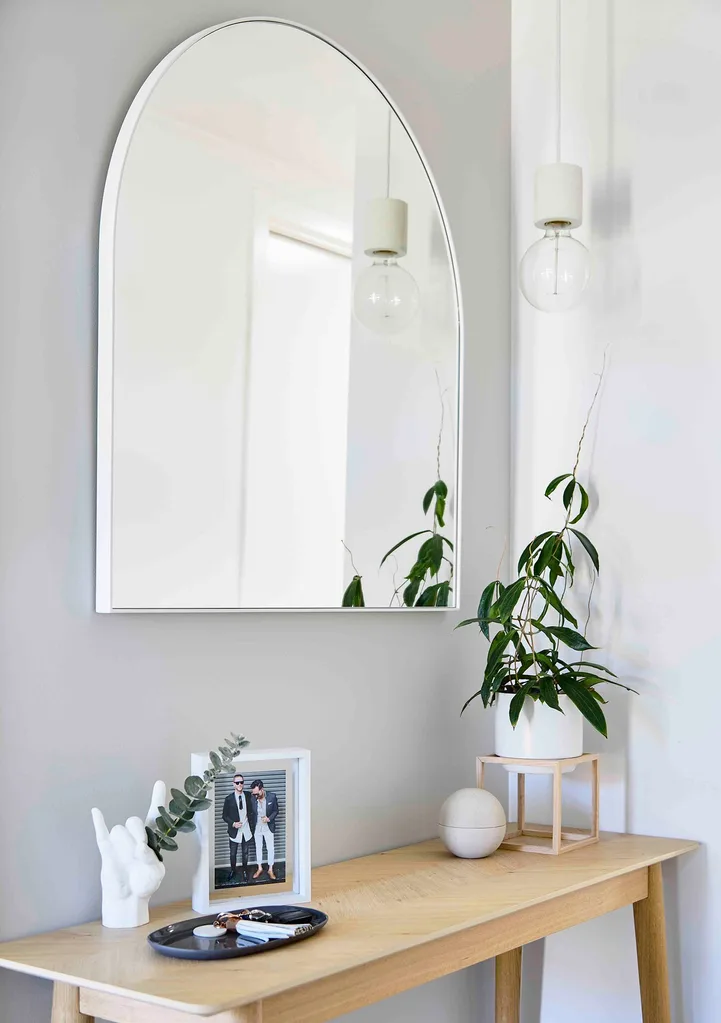 ‘Hand’ vase from Kiss With Style and ceramic oval tray from Norsu Interiors.