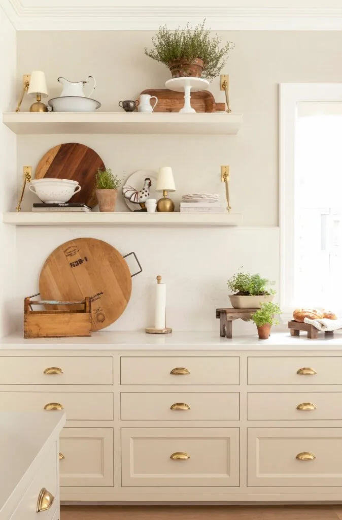 neutral-kitchen-open-shelving