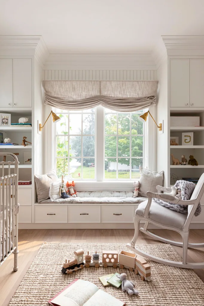 neutral-kids-bedroom-window-seat