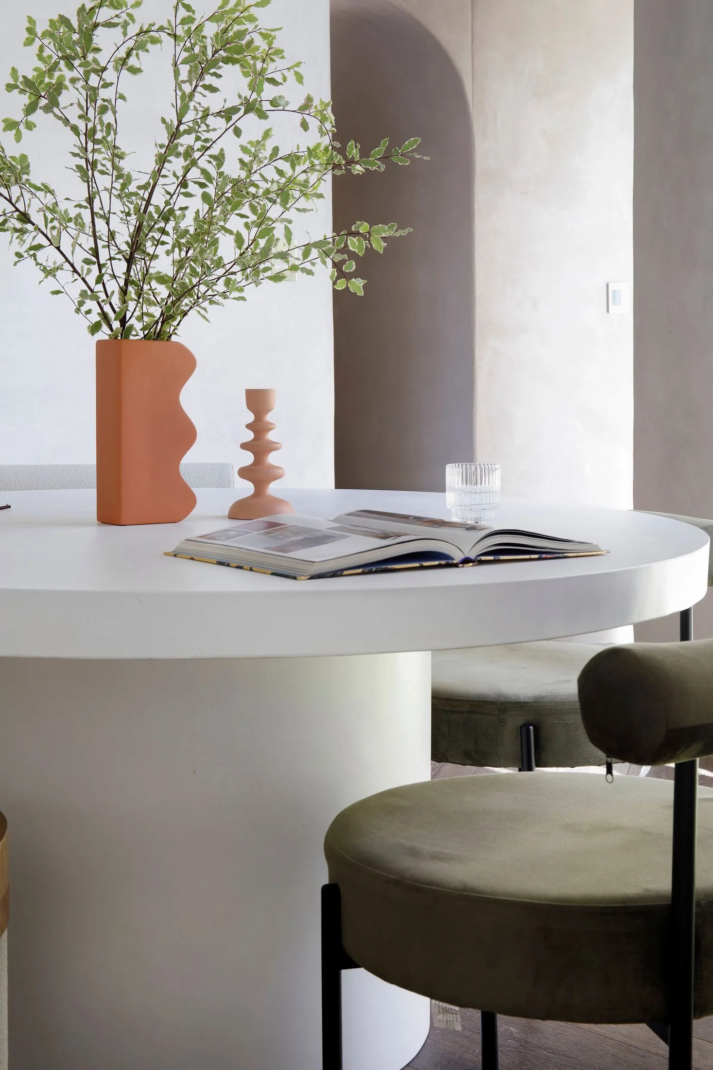 contemporary dining room round table