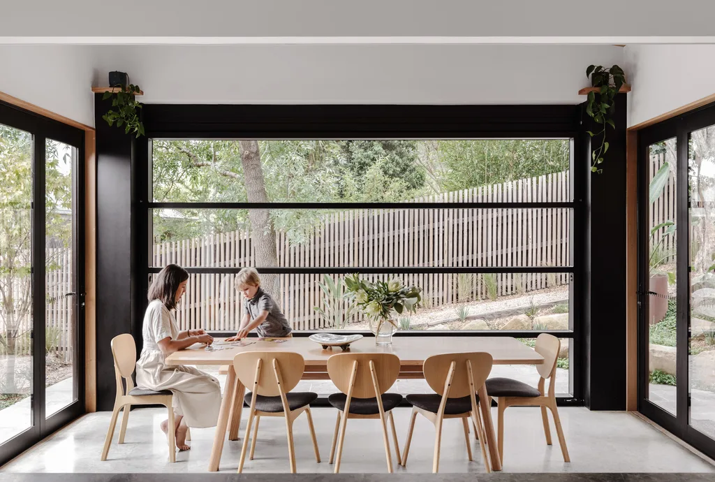 Melbourne sustainable home dining room