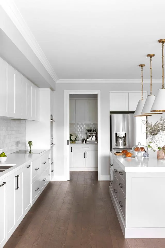 Modern Hamptons kitchen with butler's pantry