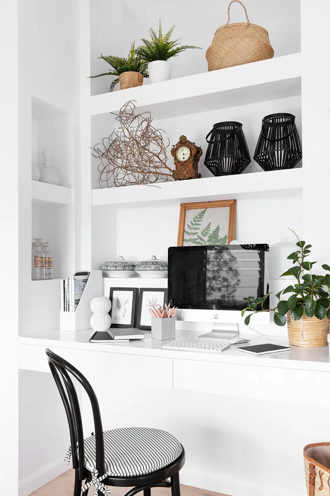 Home office styling ideas with indoor plants