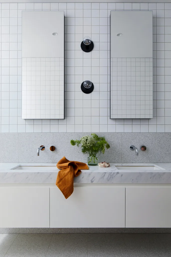 How to tidy your bathroom daily cleaning jobs