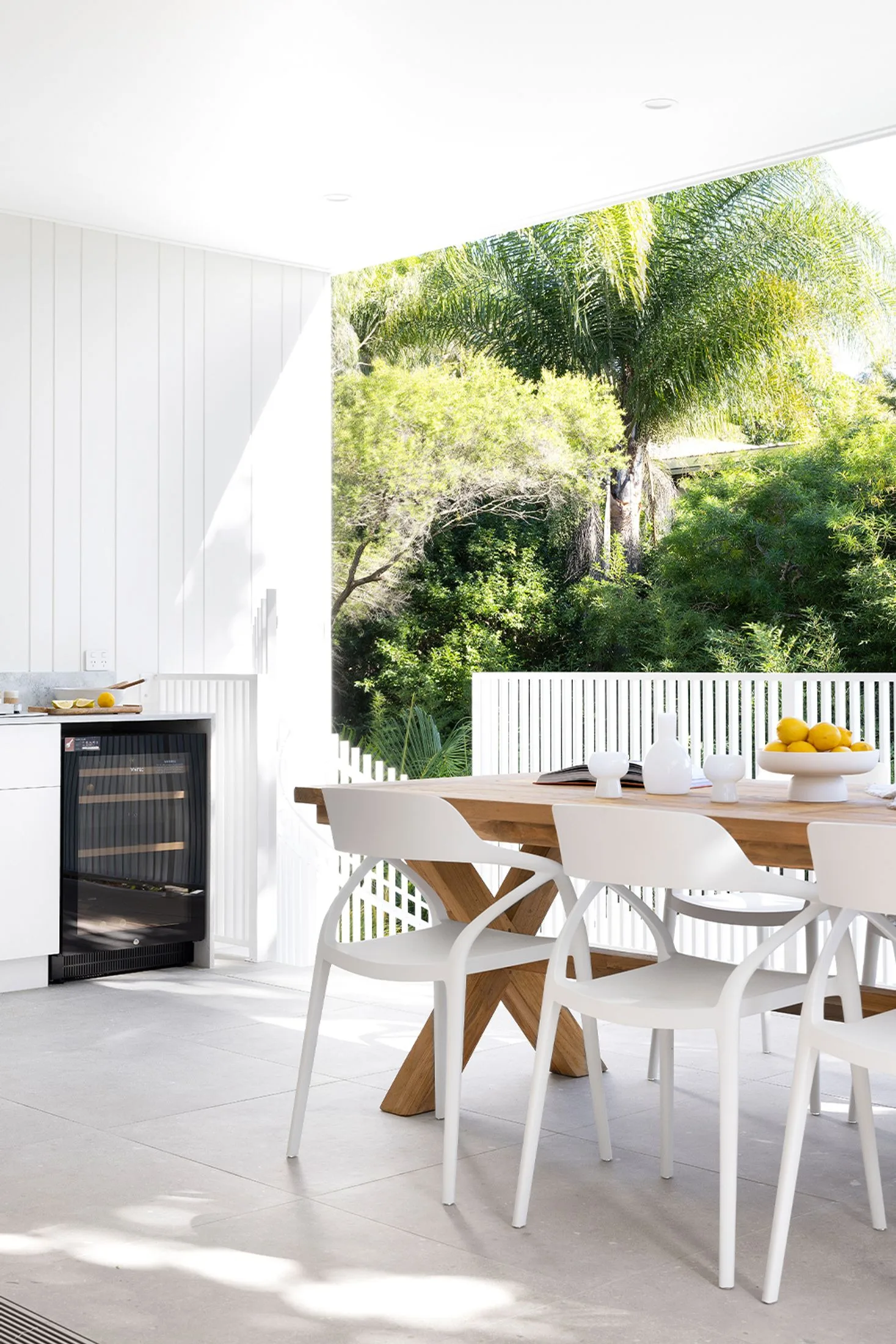 contemporary alfresco dining area