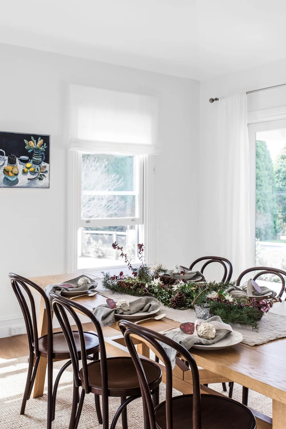 Dining table with Christmas decorations