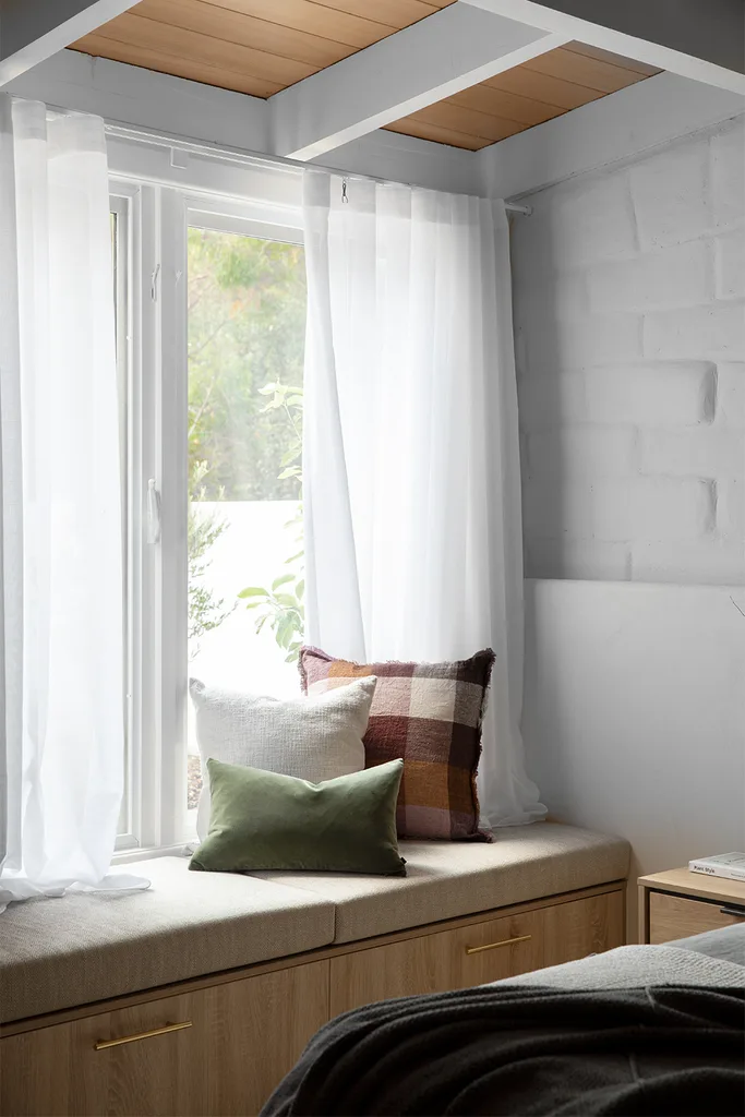 Mornington Peninsula farmhouse window seat