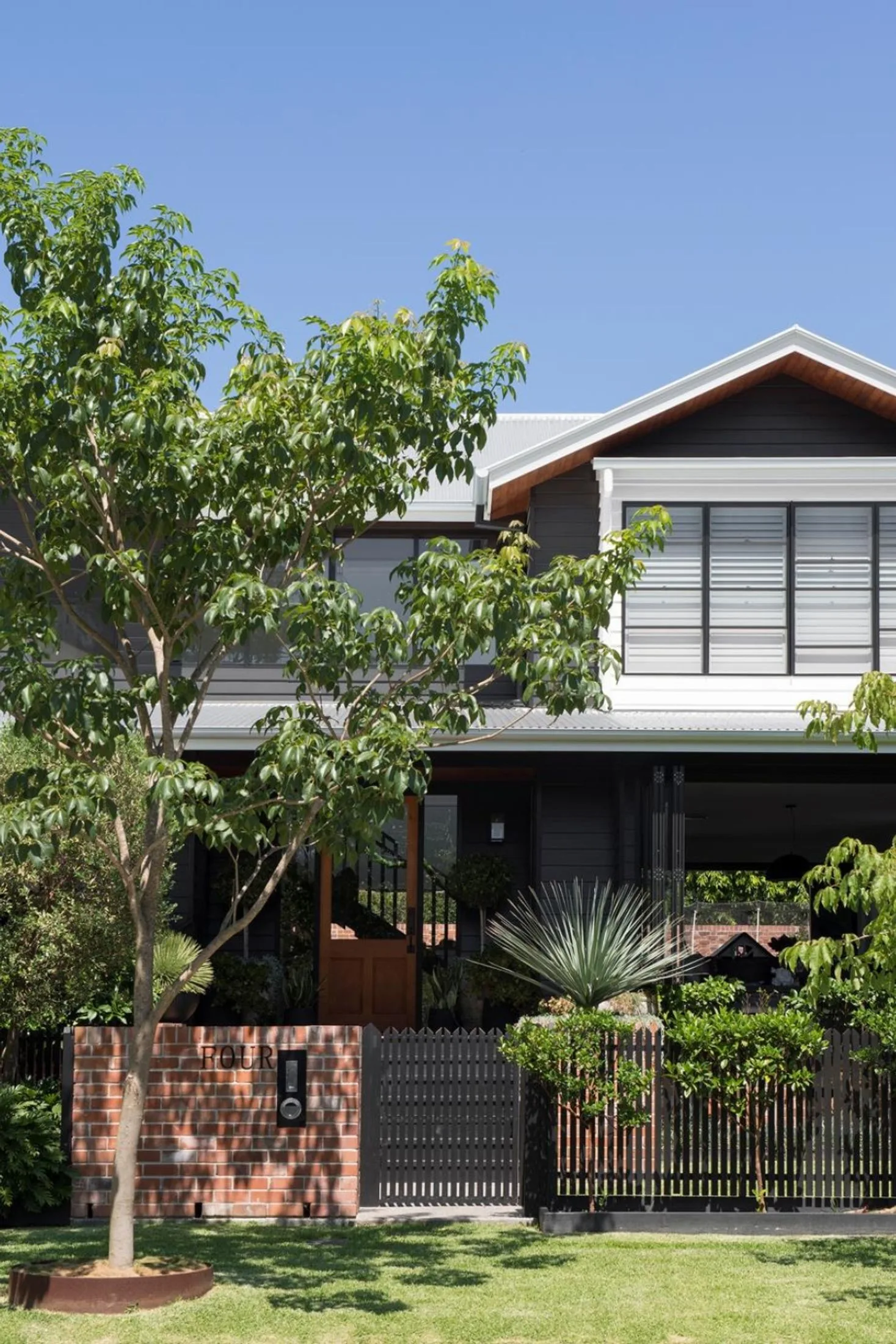 Exterior of a modern new build home in Brisbane