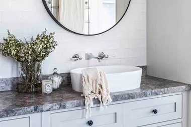 7 ways to make the most of a small bathroom