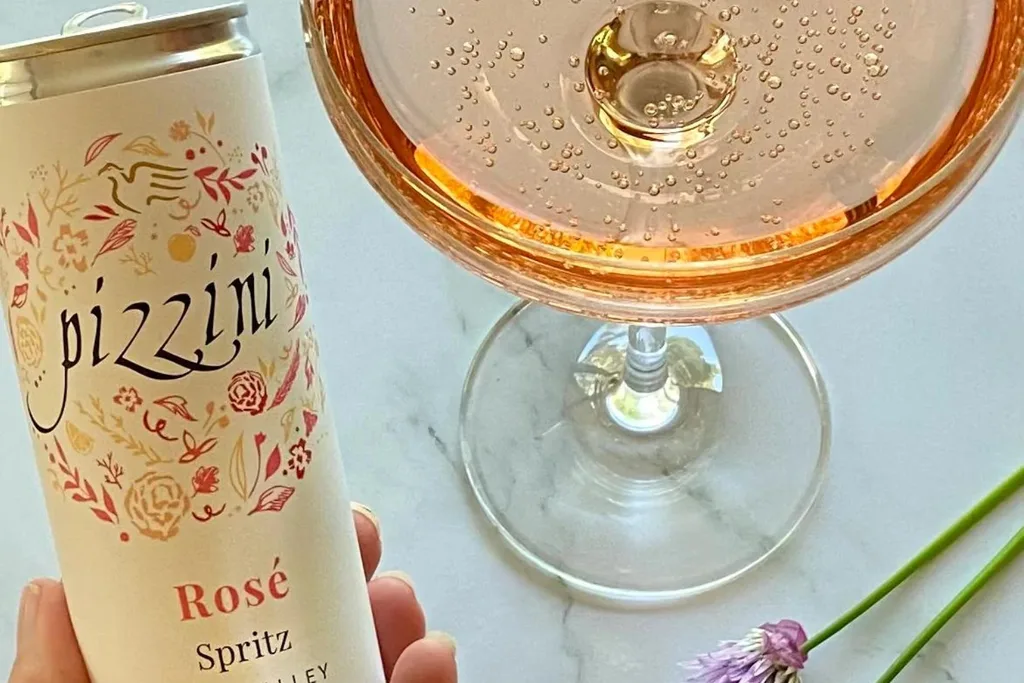 Pizzini rose spritz in a can