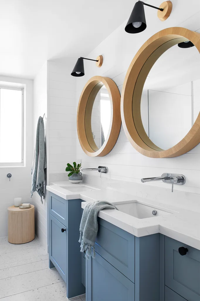 coastal-bathroom-blue-cabinets