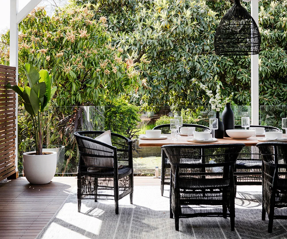 Zoe and Benji Marshall outdoor dining area