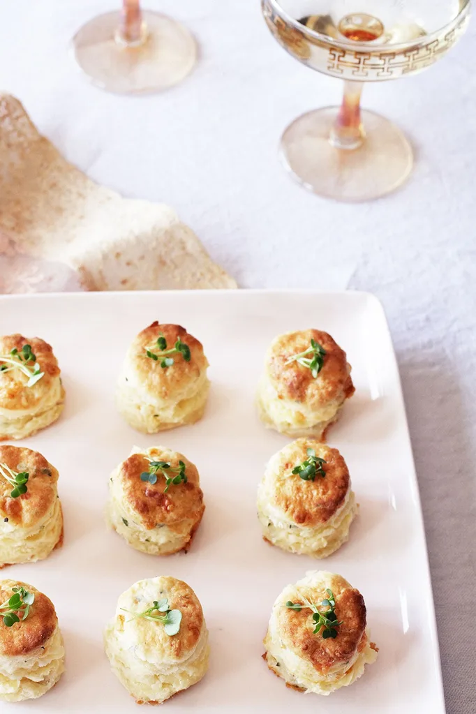 cheddar and thyme cocktail scones