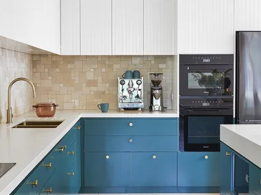 retro-blue-kitchen