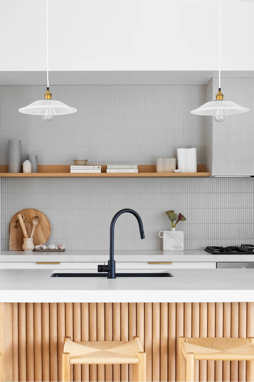 timber-scandinavian-kitchen-black-hardware