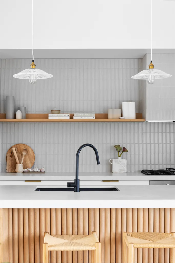 timber-scandinavian-kitchen-black-hardware