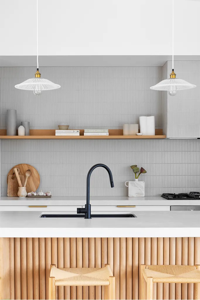 timber-scandinavian-kitchen-black-hardware