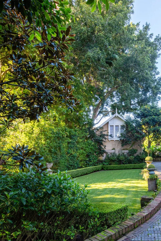 double bay garden driveway