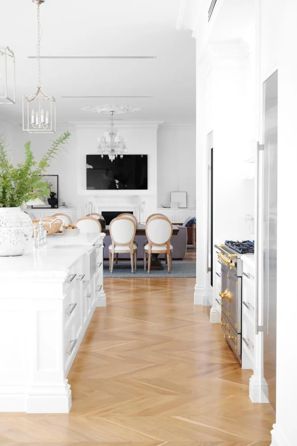 Hamptons style entertainer's kitchen with large kitchen island bench.