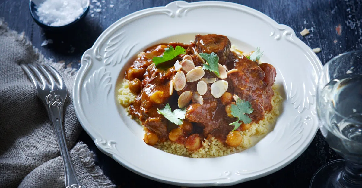 Beef tagine with chickpeas & dates Recipe | Home Beautiful