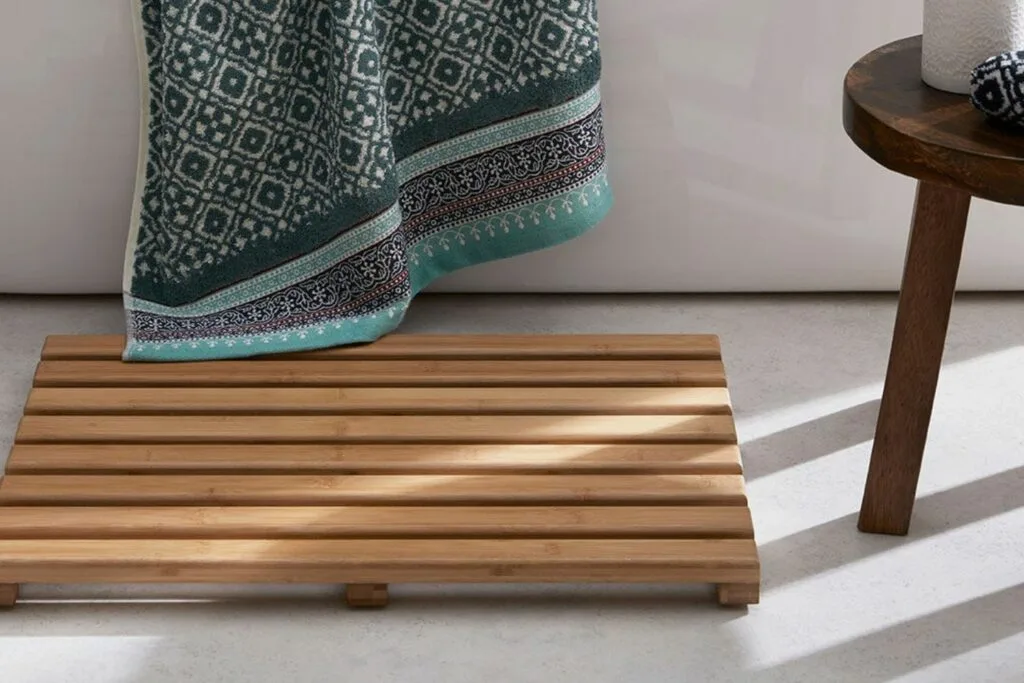 bamboo-bath-mat