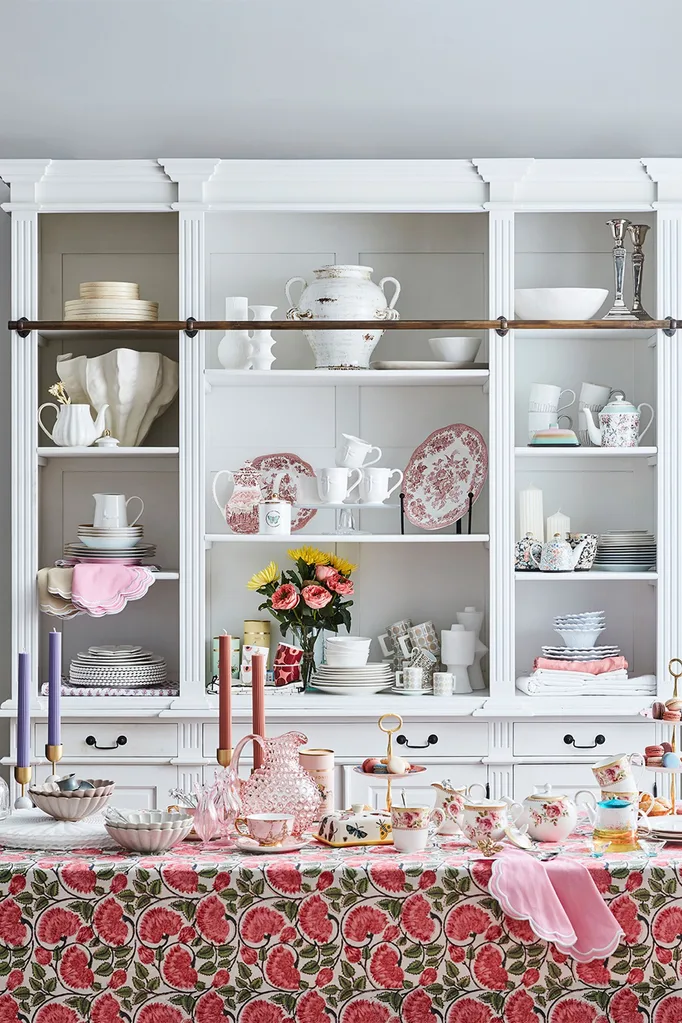 white-high-tea-table-pink-paisley.