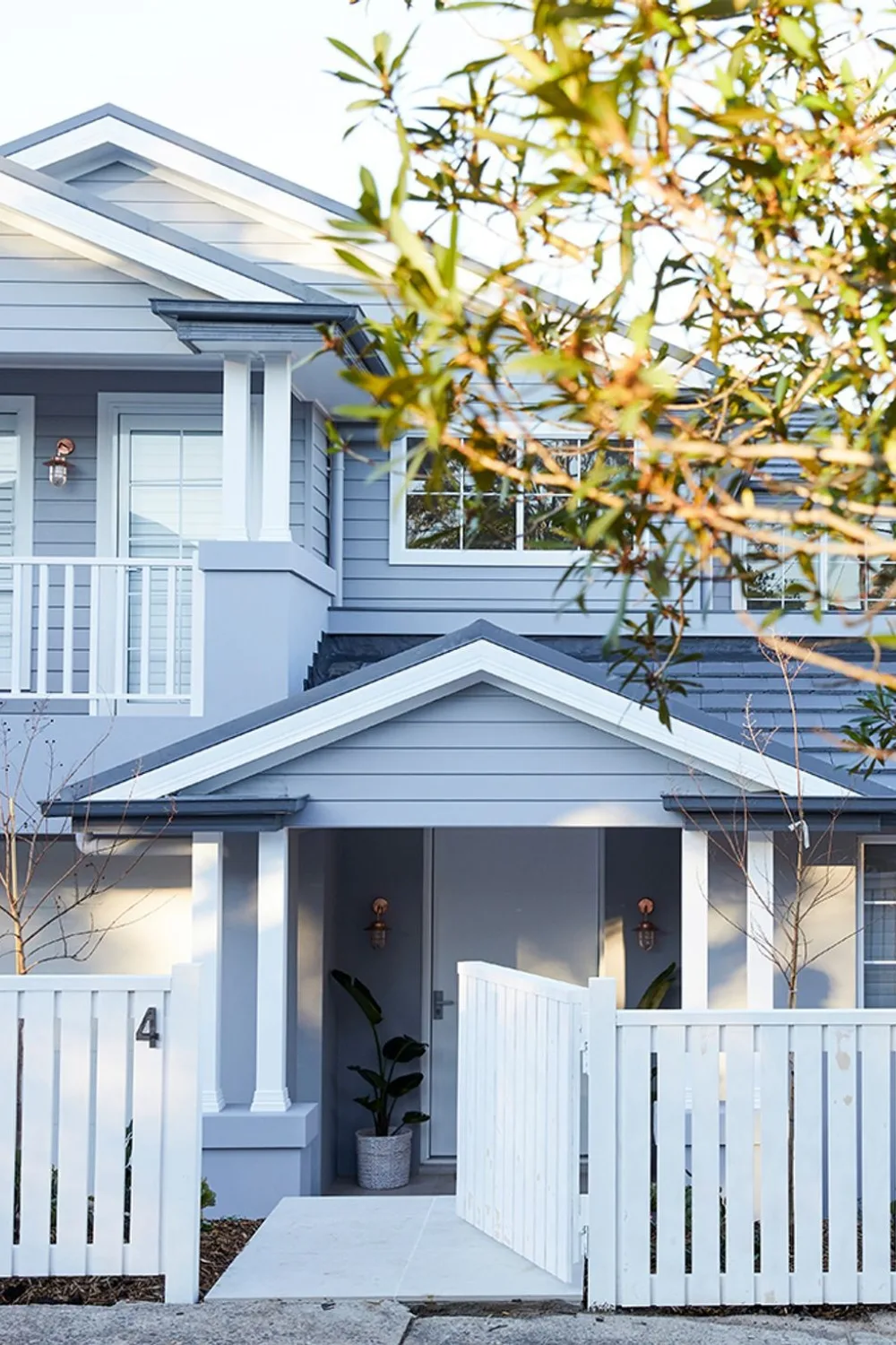 Hamptons home exterior with Taubmans Cotton Ball