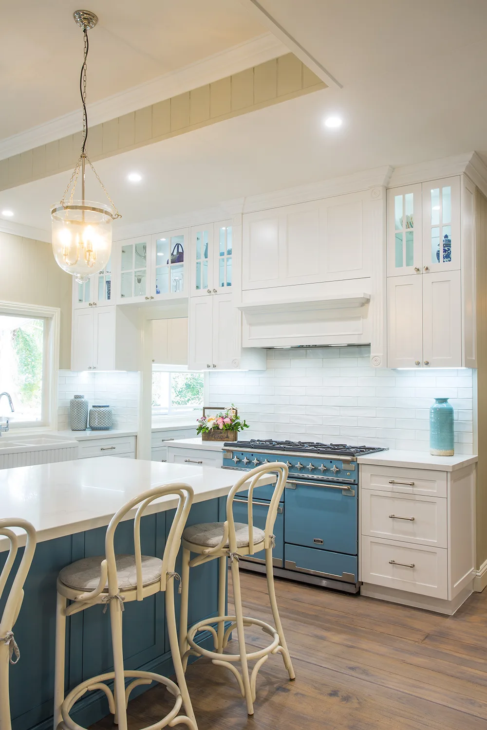 ] If you’re drawn to bring colour into space, choosing a cooker in your favourite shade can set the tone for the rest of your kitchen design.