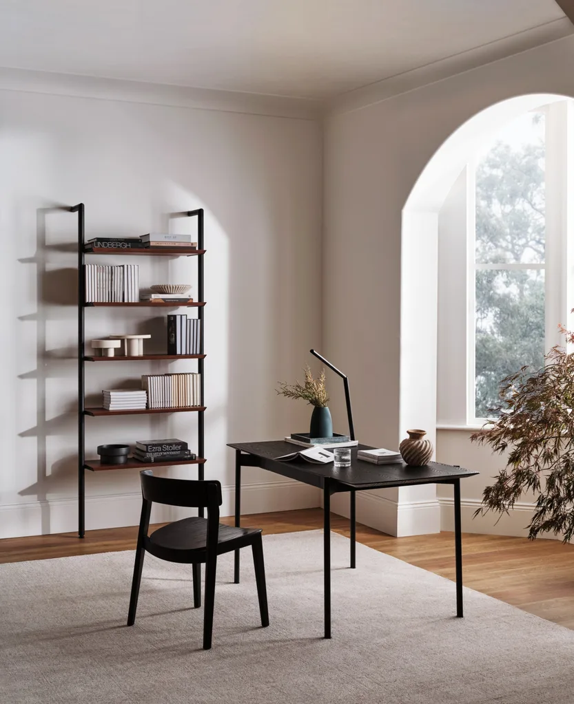 smart desk with integrated pwoer and wireless charging