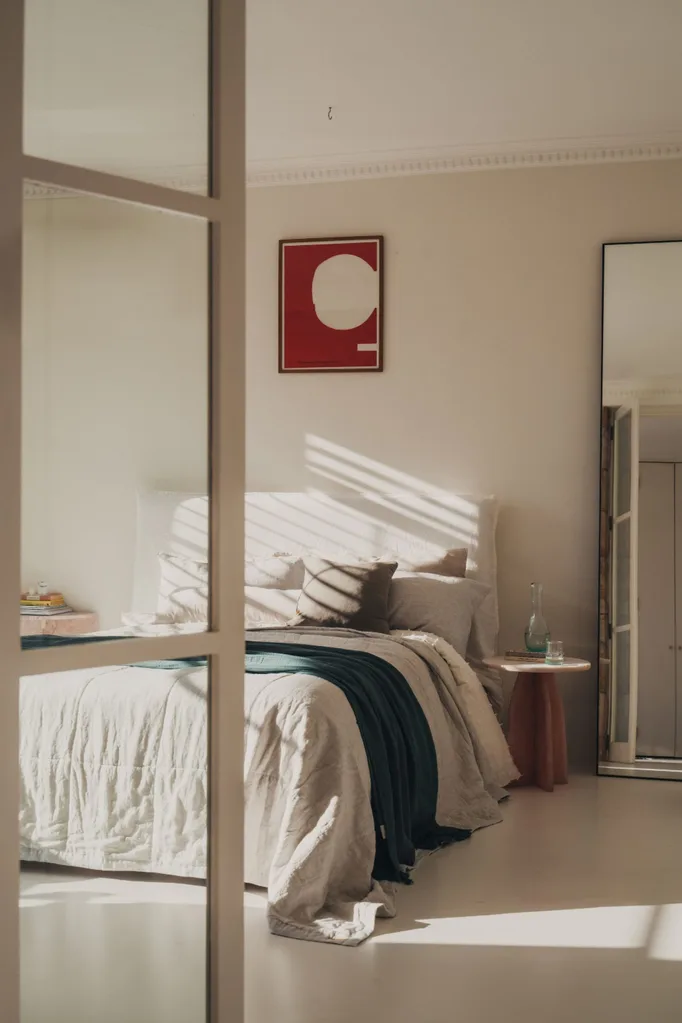 Small bedroom with a neutral palette