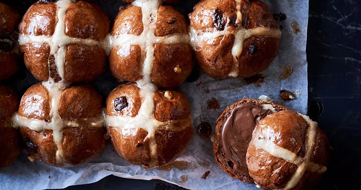 How to make perfect chocolate hot cross buns | Home Beautiful