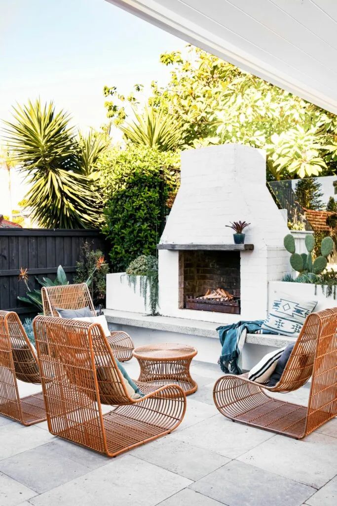 outdoor lounge chairs with fireplace