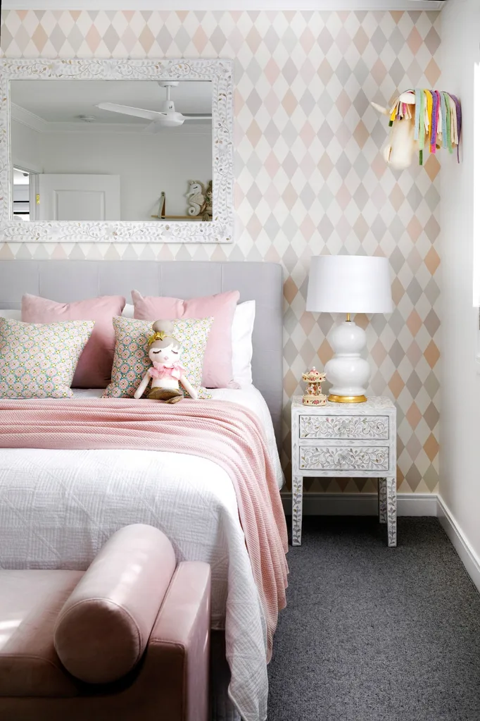 Girls bedroom with diamond pink wallpaper