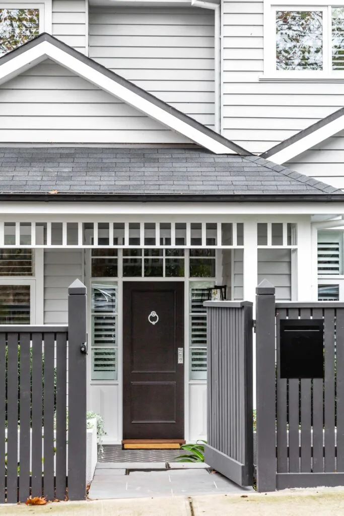 hamptons facade with dulux tranquil retreat