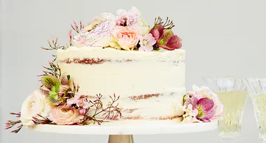 Passionfruit naked cake