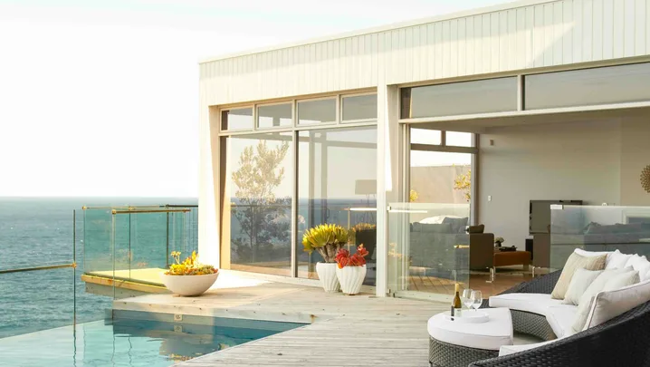 TV host Larry Emdur's oceanfront pool and expansive deck