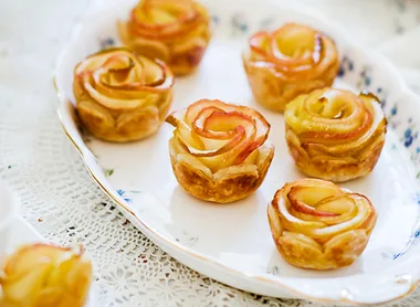 Apple rosebud tarts